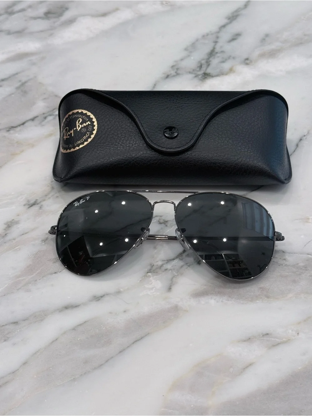 Ray-Ban Aviator Sunglasses in Black and Silver with Case - Picture 2 of 7